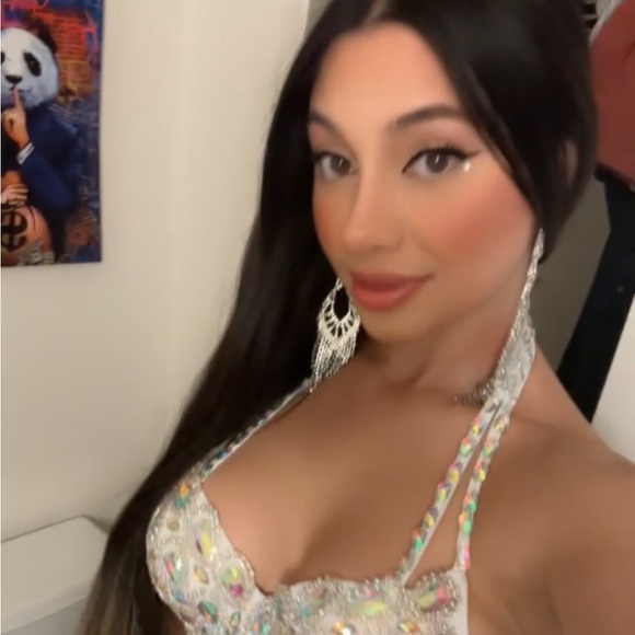 Meet your Posher, Mary - Picture 1 of 1